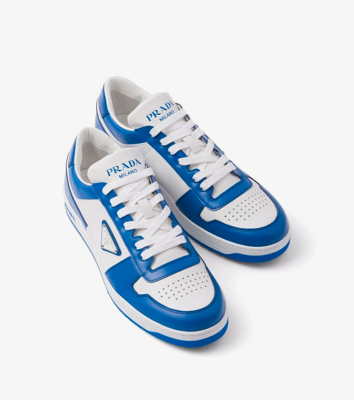 ( W ) two-tone logo - SNKRBASE