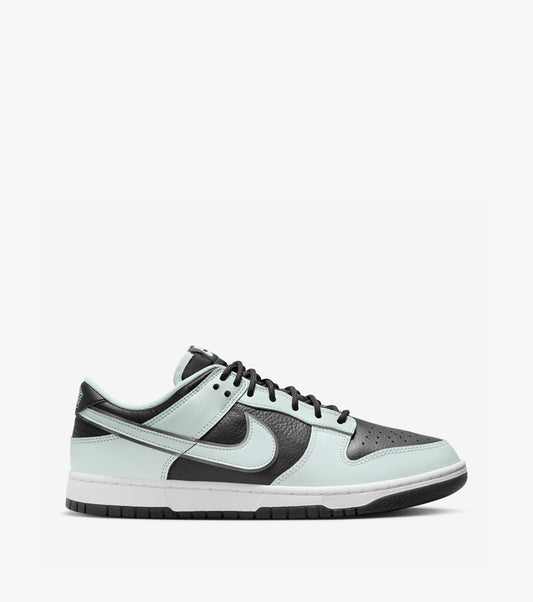 SB Dunk Low “Dark Smoke Grey”